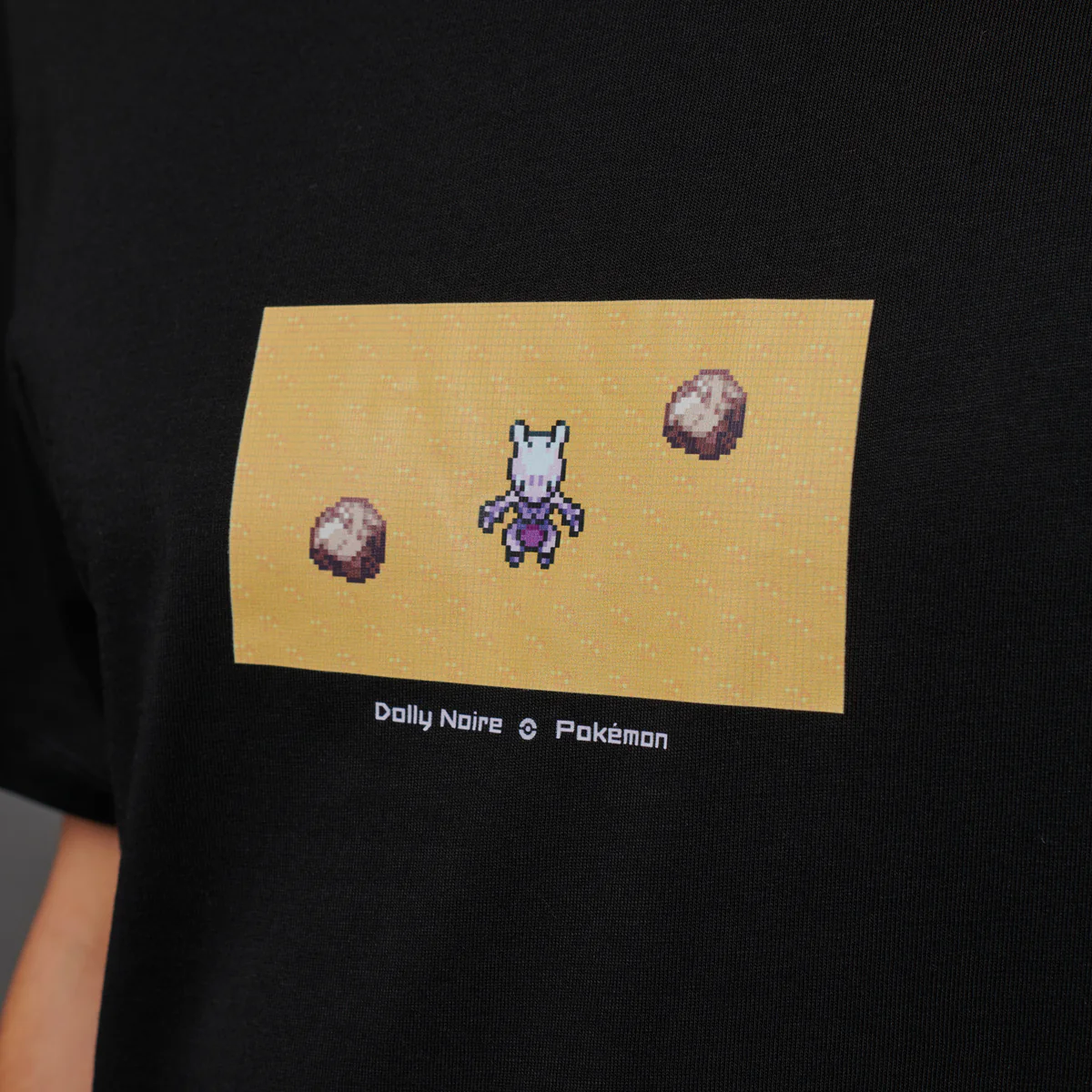 T-Shirt Pokémon Mewtwo appeared DOLLY NOIRE - immagine 3